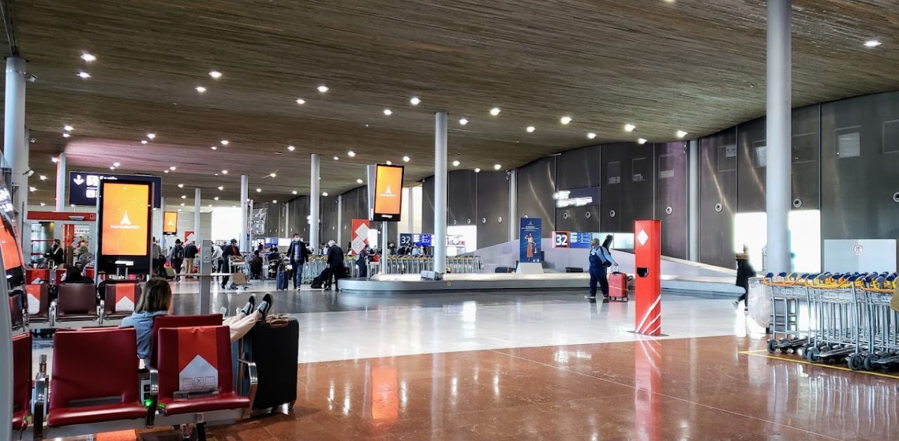 United Airlines CDG Terminal